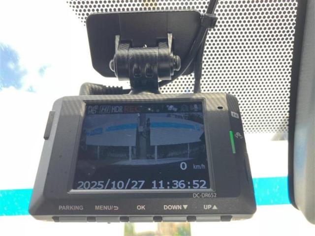 ヴォクシー ＺＳキラメキ３　保証書／純正　１０インチ　ＳＤナビ／フリップダウンモニター　純正　１２．１インチ／衝突安全装置／両側電動スライドドア／車線逸脱防止支援システム／シート　ハーフレザー／ヘッドランプ　ＬＥＤ　後席モニター（16枚目）