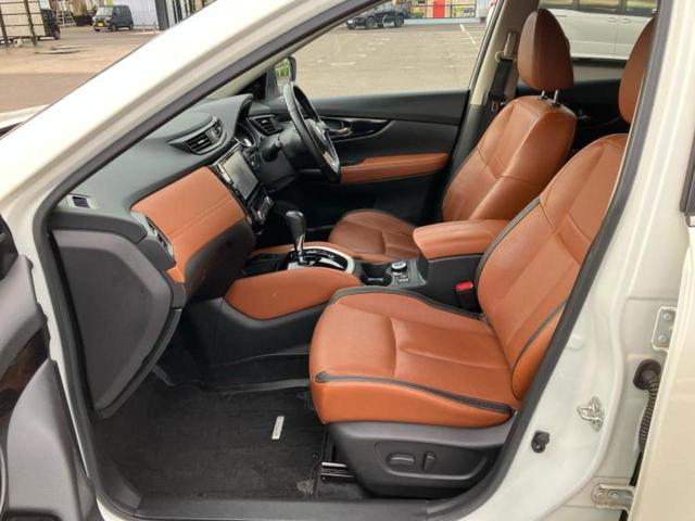 ＷＥＣＡＲＳでは各商談席に大型モニターをご用意しております！見やすい大画面でゆったりと全国の在庫をご覧いただけます！是非ご来店お待ちしております！