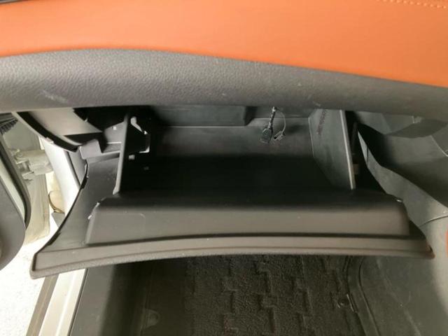 ＷＥＣＡＲＳでは各商談席に大型モニターをご用意しております！見やすい大画面でゆったりと全国の在庫をご覧いただけます！是非ご来店お待ちしております！