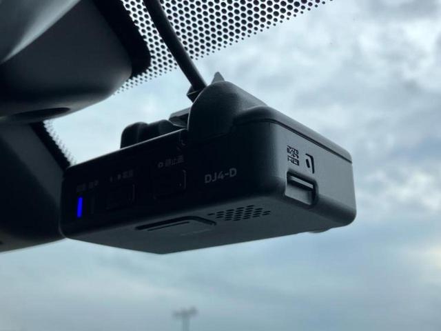 国産車から輸入車まで多様なお客様のニーズのお応えできるように、全国規模で豊富な在庫展開！車のことならＷＥＣＡＲＳへ！