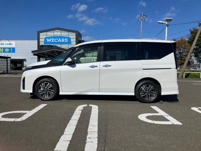 セレナ ｅパワーハイウェイスターＶ　新品タイヤ／保証書／純正　９インチ　メモリーナビ／インテリジェントルームミラー／エマージェンシーブレーキ／両側電動スライドドア／アラウンドビューモニター／車線逸脱防止支援システム／プロパイロット（2枚目）