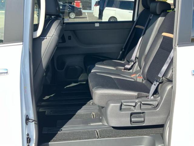 セレナ ｅパワーハイウェイスターＶ　新品タイヤ／保証書／純正　９インチ　メモリーナビ／インテリジェントルームミラー／エマージェンシーブレーキ／両側電動スライドドア／アラウンドビューモニター／車線逸脱防止支援システム／プロパイロット（19枚目）