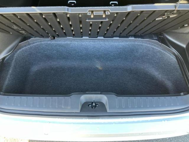 セレナ ｅパワーハイウェイスターＶ　新品タイヤ／保証書／純正　９インチ　メモリーナビ／インテリジェントルームミラー／エマージェンシーブレーキ／両側電動スライドドア／アラウンドビューモニター／車線逸脱防止支援システム／プロパイロット（30枚目）