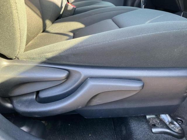 ＷＥＣＡＲＳでは各商談席に大型モニターをご用意しております！見やすい大画面でゆったりと全国の在庫をご覧いただけます！是非ご来店お待ちしております！