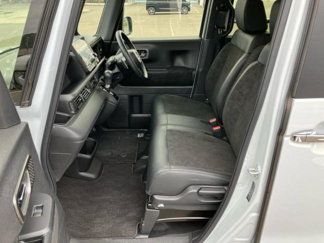 ＷＥＣＡＲＳでは各商談席に大型モニターをご用意しております！見やすい大画面でゆったりと全国の在庫をご覧いただけます！是非ご来店お待ちしております！