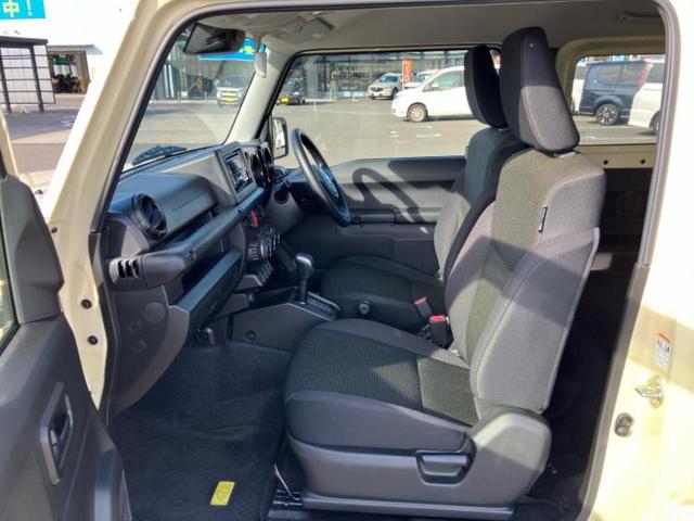 ジムニー ４ＷＤ　ＸＬ　保証書／セーフティサポート（スズキ）／シートヒーター　前席／車線逸脱防止支援システム／ＥＢＤ付ＡＢＳ／横滑り防止装置／アイドリングストップ／ターボ／衝突安全ボディ／アルミホイール　純正　１６インチ（5枚目）