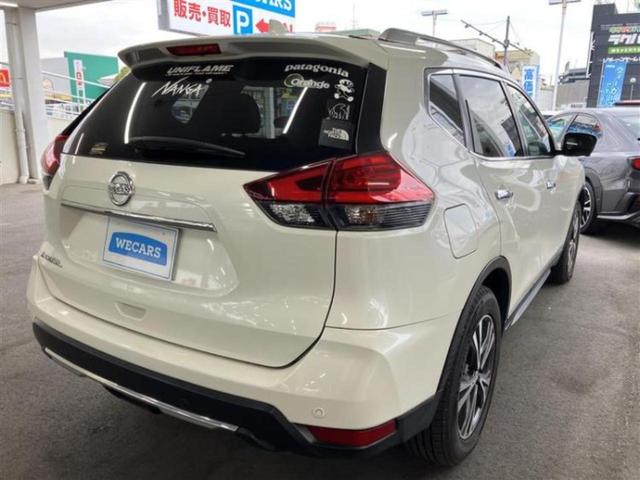 エクストレイル ４ＷＤ２０Ｘｉ　社外　ＳＤナビ／インテリジェントルームミラー／エマージェンシーブレーキ／全方位モニター／車線逸脱防止支援システム／シート　ハーフレザー／プロパイロット／電動バックドア／ヘッドランプ　ＬＥＤ　４ＷＤ（3枚目）