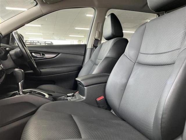 エクストレイル ４ＷＤ２０Ｘｉ　社外　ＳＤナビ／インテリジェントルームミラー／エマージェンシーブレーキ／全方位モニター／車線逸脱防止支援システム／シート　ハーフレザー／プロパイロット／電動バックドア／ヘッドランプ　ＬＥＤ　４ＷＤ（5枚目）