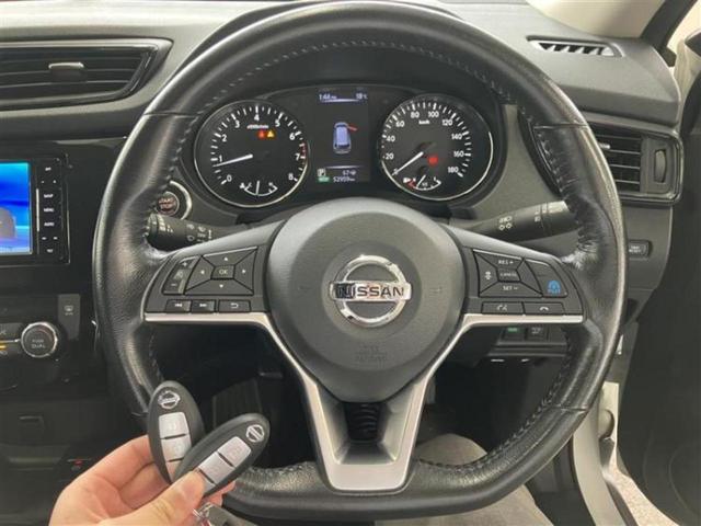 エクストレイル ４ＷＤ２０Ｘｉ　社外　ＳＤナビ／インテリジェントルームミラー／エマージェンシーブレーキ／全方位モニター／車線逸脱防止支援システム／シート　ハーフレザー／プロパイロット／電動バックドア／ヘッドランプ　ＬＥＤ　４ＷＤ（12枚目）