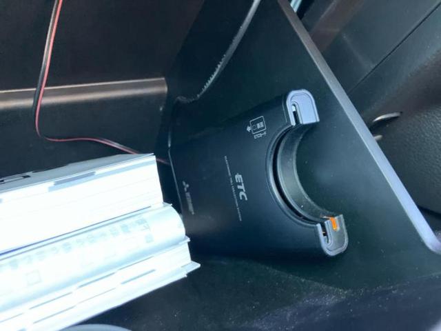 スペーシアカスタム ハイブリッドＸＳターボ　新品タイヤ／社外　ＳＤナビ／セーフティサポート（スズキ）／両側電動スライドドア／シートヒーター／全方位モニター／車線逸脱防止支援システム／シート　ハーフレザー／ヘッドランプ　ＬＥＤ　ターボ　ＥＴＣ（23枚目）