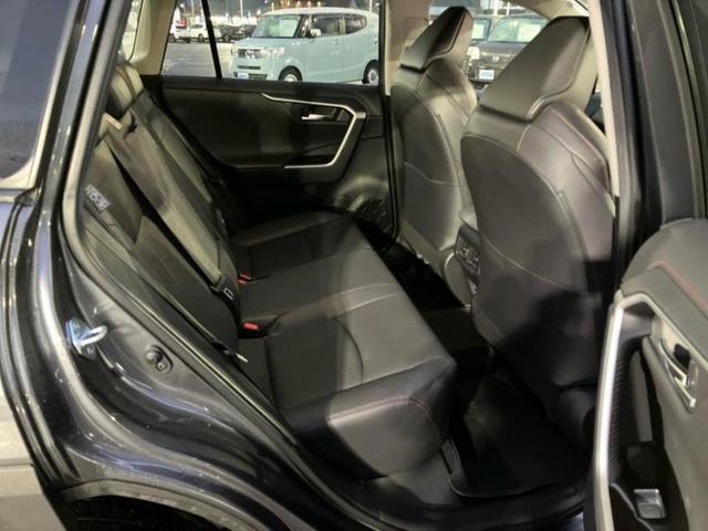 RAV4 4WDアドベンチャーオフロードパッケージ 新品タイヤ/保証書/ディスプレイオーディオ+ナビ9インチ/デジタルインナーミラー/トヨタセーフティセンス/エアーシート 前席/車線逸脱防止支援システム/シート 合皮/電動バックドア バックカメラ(6枚目)