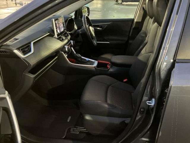 RAV4 4WDアドベンチャーオフロードパッケージ 新品タイヤ/保証書/ディスプレイオーディオ+ナビ9インチ/デジタルインナーミラー/トヨタセーフティセンス/エアーシート 前席/車線逸脱防止支援システム/シート 合皮/電動バックドア バックカメラ(7枚目)