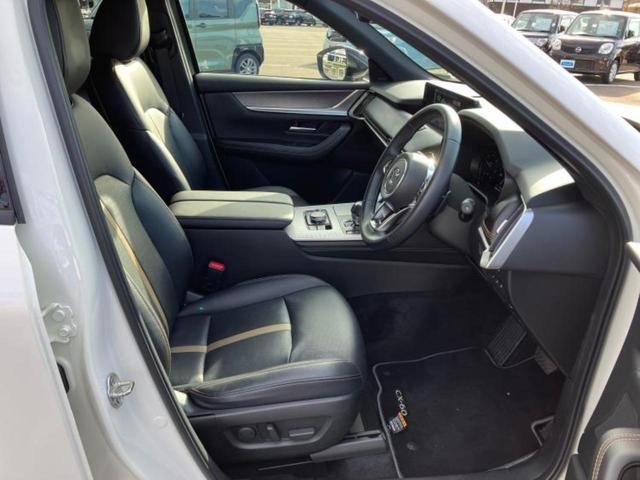 CX-60 4WD XDハイブリッドエクスクルーシブスポーツ 新品タイヤ/BOSE/保証書/純正 12.3インチ メモリーナビ/フリップダウンモニター 社外 9インチ/アイアクティブセンス(マツダ)/シートヒーター 全席/全方位モニター 衝突被害軽減システム(5枚目)