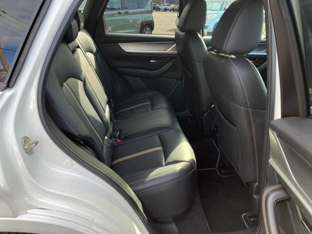 CX-60 4WD XDハイブリッドエクスクルーシブスポーツ 新品タイヤ/BOSE/保証書/純正 12.3インチ メモリーナビ/フリップダウンモニター 社外 9インチ/アイアクティブセンス(マツダ)/シートヒーター 全席/全方位モニター 衝突被害軽減システム(6枚目)