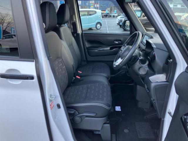 デリカミニ 4WD Tプレミアム 保証書/社外 SDナビ/イーアシスト(ミツビシ)/両側電動スライドドア/シートヒーター 前席/全方位モニター/車線逸脱防止支援システム/シート ハーフレザー/ドライブレコーダー 社外 ターボ 4WD(5枚目)