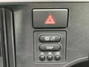 Ｓ　社外　ＳＤナビ／Ｂｌｕｅｔｏｏｔｈ接続／ＥＴＣ／ＥＢＤ付ＡＢＳ／横滑り防止装置／フルセグＴＶ／禁煙車／エアバッグ　運転席／エアバッグ　助手席／パワーウインドウ／エンジンスタートボタン／スマートキー（28枚目）