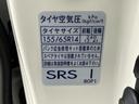 WECARSの展示場では実際に見て、触ってお車をお選びいただけます!知識の豊富な営業スタッフが様々なカーライフをご提案いたします!