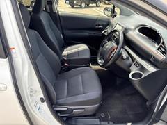 「この車の写真をもっと見たい」「状態が気になる」「この装備はついている？」どんな小さな疑問でもお気軽にお問い合わせください！ 4