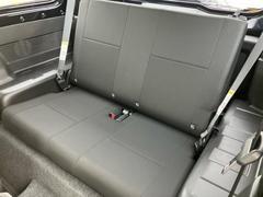 ＷＥＣＡＲＳでは各商談席に大型モニターをご用意しております！見やすい大画面でゆったりと全国の在庫をご覧いただけます！是非ご来店お待ちしております！ 7