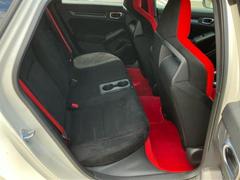 ＷＥＣＡＲＳではほぼ毎日新しい在庫車両を入荷しております！お客様のこだわりを叶える１台がきっとＷＥＣＡＲＳにあるはずです！ 5