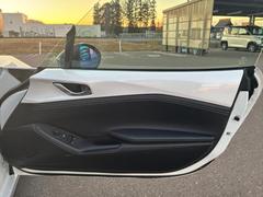 ＷＥＣＡＲＳでは各商談席に大型モニターをご用意しております！見やすい大画面でゆったりと全国の在庫をご覧いただけます！是非ご来店お待ちしております！ 7