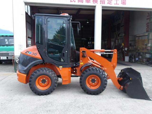 日本 　日立建機　タイヤショベル　ＺＷ３０－５Ｂ　除雪仕様　キャビン　ヒーター　回転灯　小型特殊自動車（3枚目）