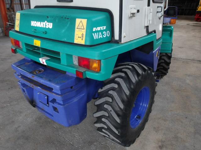 日本 　コマツ　ホイールローダー　ＷＡ３０－５Ｅ　キャビン　ヒーター付　回転灯　小型特殊　稼働時間７１２ｈ（7枚目）