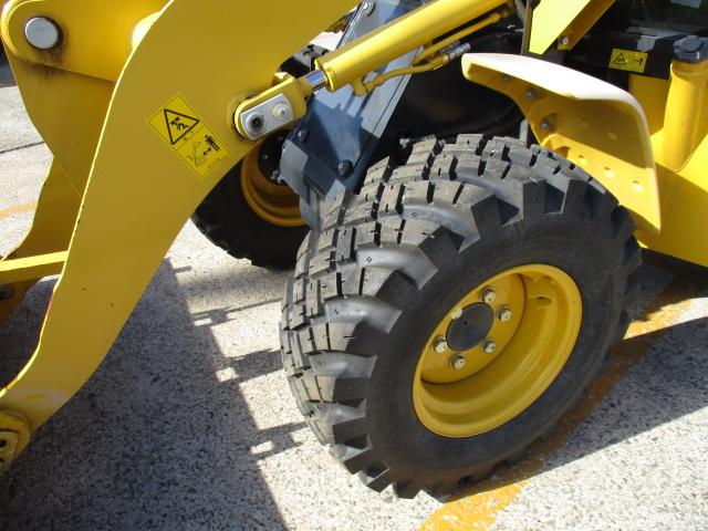 日本  コマツ ホイールローダー WA30-6E0 キャビン スノータイヤ 小型特殊 稼働時間347h(15枚目)