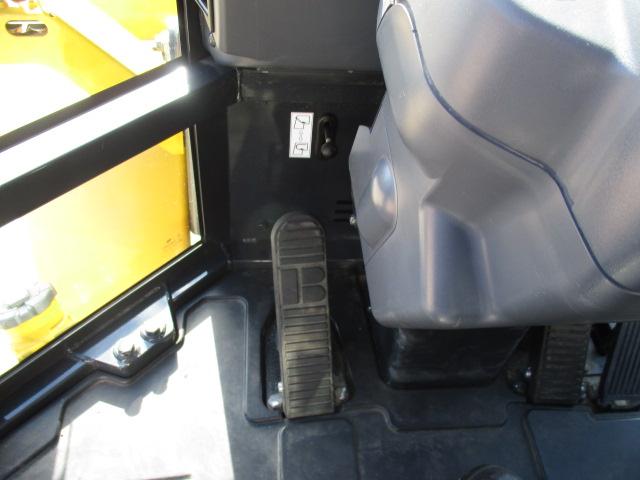 日本  コマツ ホイールローダー WA30-6E0 キャビン スノータイヤ 小型特殊 稼働時間347h(25枚目)