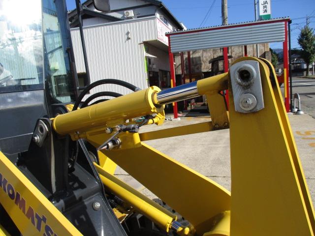 日本  コマツ ホイールローダー WA30-6E0 キャビン スノータイヤ 小型特殊 稼働時間347h(28枚目)