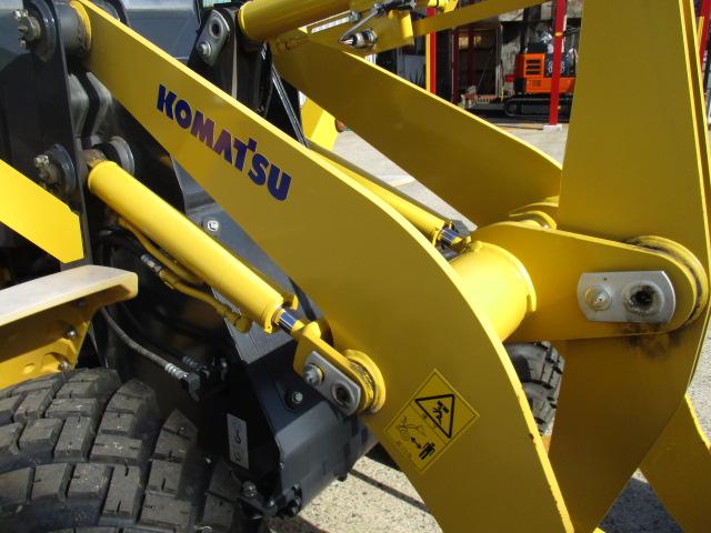 日本  コマツ ホイールローダー WA30-6E0 キャビン スノータイヤ 小型特殊 稼働時間347h(29枚目)