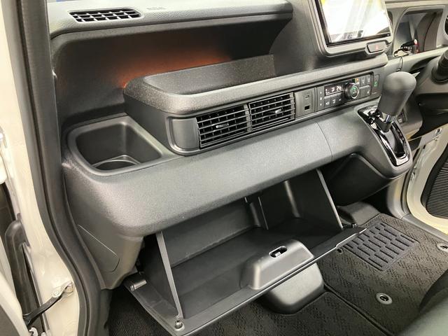 Ｎ－ＢＯＸカスタム ベースグレード　両側パワースライドドア（28枚目）