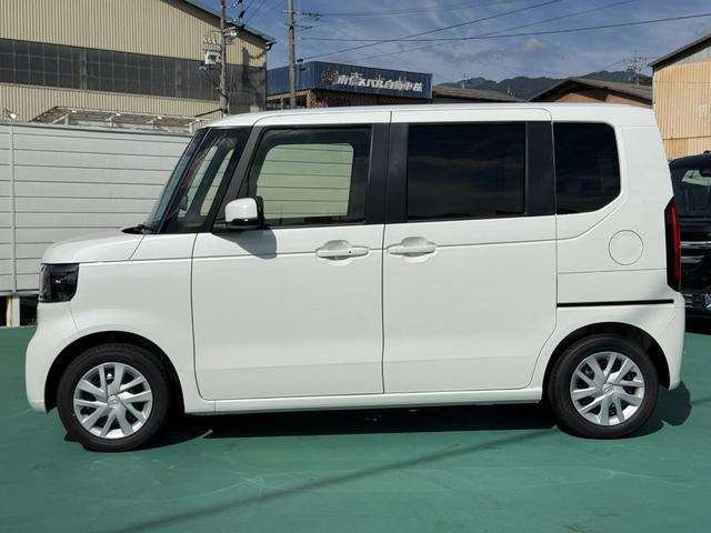 �^�]�Ȃ���̖ڐ��̓~�j�o�����݂ɍ����̂őO�����ʂ��₷���A��Ƃ�������ĉ^�]�ł��܂��B