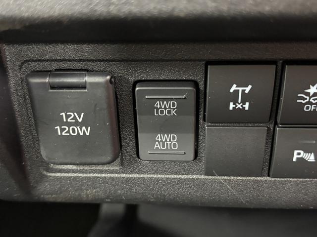 4WD切り替えスイッチは用途にあわせて2種類あります