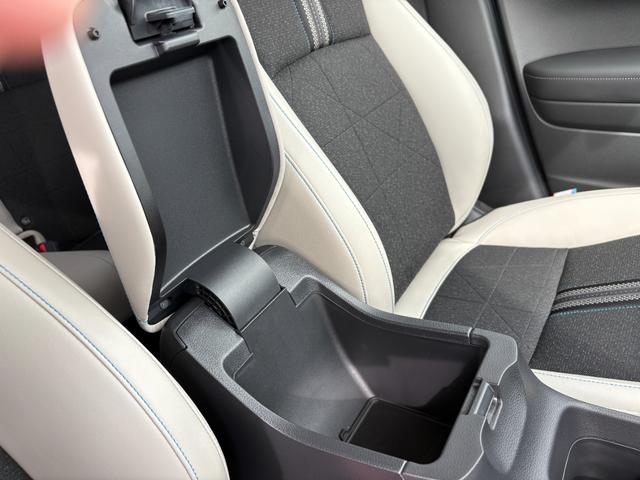 ヴェゼル ｅ：ＨＥＶＺ・ＰＬａＹパッケージ　登録済み未使用車４ＷＤ　禁煙　オートクルーズコントロール　アイドリングストップ　ＬＥＤヘッド　ＵＳＢ　電動テールゲート　衝突被害軽減システム　リヤカメラ　横滑り防止装置　ＥＴＣ　シートヒーター（19枚目）
