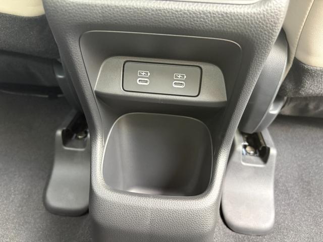 ヴェゼル ｅ：ＨＥＶＺ・ＰＬａＹパッケージ　登録済み未使用車４ＷＤ　禁煙　オートクルーズコントロール　アイドリングストップ　ＬＥＤヘッド　ＵＳＢ　電動テールゲート　衝突被害軽減システム　リヤカメラ　横滑り防止装置　ＥＴＣ　シートヒーター（32枚目）