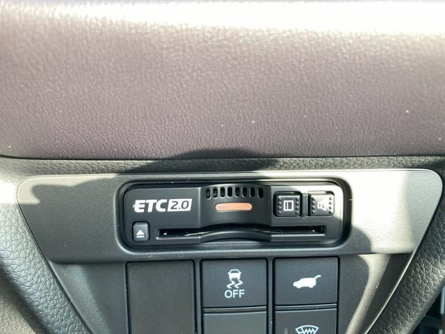 ＺＲ－Ｖ ｅ：ＨＥＶＺ　登録済み未使用車　全周囲モニター　電動リヤゲート　クルコン　ＬＥＤ　サイドエアバック　ナビ・ＴＶ　スマートキー　４ＷＤ　ＵＳＢ　横滑り防止　ＥＴＣ　バックカメラ　アイドリングストップ　シートＨ（19枚目）