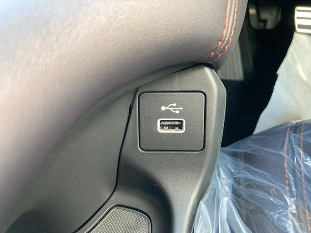 ＺＲ－Ｖ ｅ：ＨＥＶＺ　登録済み未使用車　全周囲モニター　電動リヤゲート　クルコン　ＬＥＤ　サイドエアバック　ナビ・ＴＶ　スマートキー　４ＷＤ　ＵＳＢ　横滑り防止　ＥＴＣ　バックカメラ　アイドリングストップ　シートＨ（23枚目）