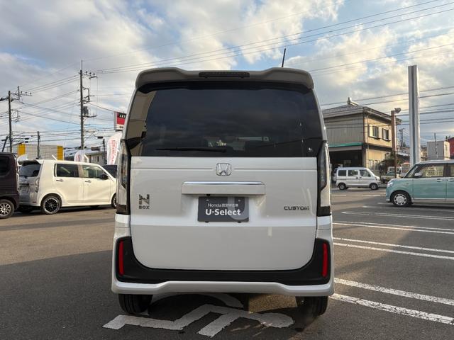 Ｎ－ＢＯＸカスタム ターボ　イモビライザー　衝突被害軽減　禁煙　キーフリー　Ｐセンサー　ＥＳＣ　パワステ　両席エアバック　サイドエアバッグ　ターボ車　ＵＳＢ接続　Ａライト　スマキー　Ｂカメ　パワーウィンドウ　ＥＴＣ（4枚目）