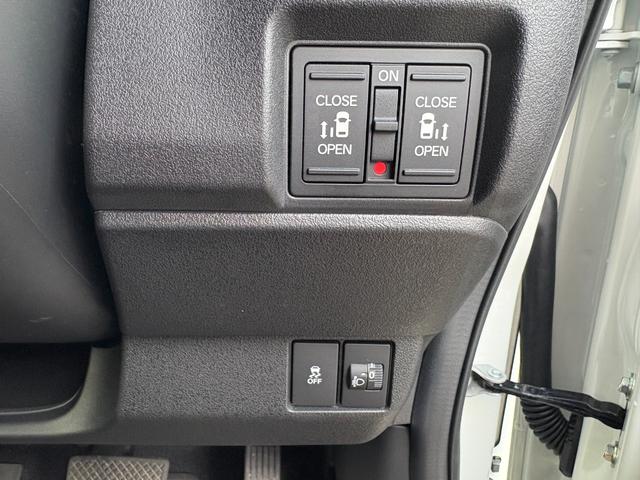 Ｎ－ＢＯＸカスタム ターボ　イモビライザー　衝突被害軽減　禁煙　キーフリー　Ｐセンサー　ＥＳＣ　パワステ　両席エアバック　サイドエアバッグ　ターボ車　ＵＳＢ接続　Ａライト　スマキー　Ｂカメ　パワーウィンドウ　ＥＴＣ（17枚目）