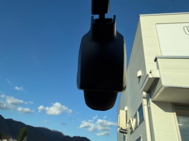 フィット e:HEVネス Rカメ サイドカーテンエアバック 地デジ USB LED オートエアコン スマキー エアバッグ オートライト ETC VSA キーレス クルコン ドライブレコーダー(12枚目)