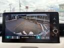 ｅ：ＨＥＶＺ・ＰＬａＹパッケージ　登録済み未使用車４ＷＤ　禁煙　オートクルーズコントロール　アイドリングストップ　ＬＥＤヘッド　ＵＳＢ　電動テールゲート　衝突被害軽減システム　リヤカメラ　横滑り防止装置　ＥＴＣ　シートヒーター（11枚目）