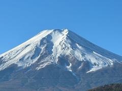 当店がある富士吉田市は富士山麓の町です。観光を兼ねてのご来店も一石二鳥、気分転換にもなりますのでお気軽にお越しくださいませ。雄大な富士と共にお待ちしております。 2