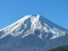 富士山は勿論、富士五湖や富士急ハイランドも近くにございますので、観光がてらご来店下さい。 2