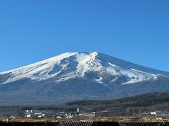 当店がある富士吉田市は富士山麓の町です。観光を兼ねてのご来店も一石二鳥、気分転換にもなりますのでお気軽にお越しくださいませ。雄大な富士と共にお待ちしております。 3