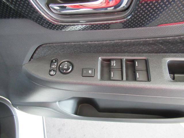 N-WGNカスタム GターボSS2トーンカラースタイルパッケージ バックカメラ オートライト Bluetooth プッシュスタート 純正ナビ プッシュスタート 衝突安全ボディ(30枚目)