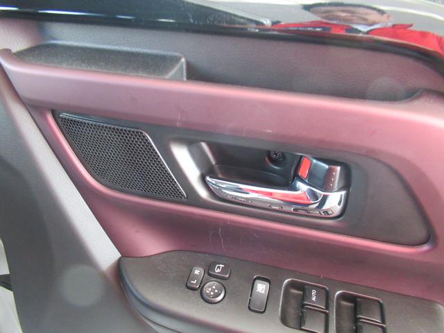 スペーシアカスタム カスタム HYBRID XS オートライト スライドドア プッシュスタート シートヒーター オートエアコン スズキセーフティーサポート 衝突被害軽減システム アイドリングストップ 横滑り防止機能 衝突安全ボディ 盗難防止システム(33枚目)