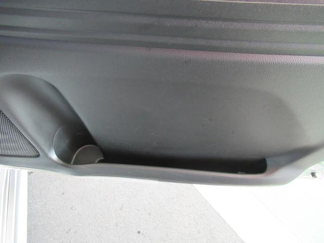 スペーシアカスタム カスタム HYBRID XS オートライト スライドドア プッシュスタート シートヒーター オートエアコン スズキセーフティーサポート 衝突被害軽減システム アイドリングストップ 横滑り防止機能 衝突安全ボディ 盗難防止システム(36枚目)