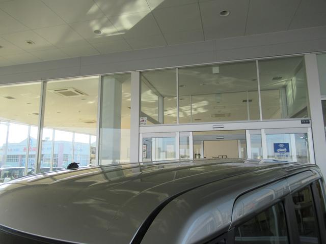 スペーシアカスタム カスタム HYBRID XS オートライト スライドドア プッシュスタート シートヒーター オートエアコン スズキセーフティーサポート 衝突被害軽減システム アイドリングストップ 横滑り防止機能 衝突安全ボディ 盗難防止システム(66枚目)