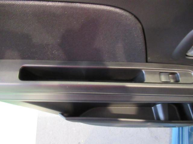 ワゴンRカスタムZ カスタムZ HYBRID ZT 4型 オートライト プッシュスタート シートヒーター オートエアコン スズキセーフティーサポート 4WD 衝突被害軽減システム アイドリングストップ 横滑り防止機能 衝突安全ボディ(12枚目)